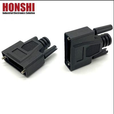 3V3 30A Subconnettore maschio D di tipo saldatore con materiale di contatto placcato oro di ottone