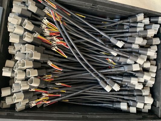 Arnesi per cavi industriali e fili elettrici personalizzati per apparecchiature pesanti